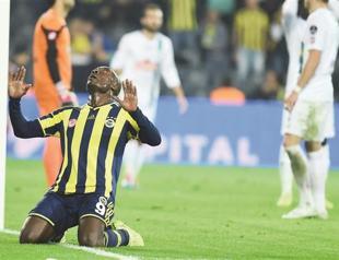 Fenerbahçe maintains league lead, pursued by Galatasaray and Beşiktaş