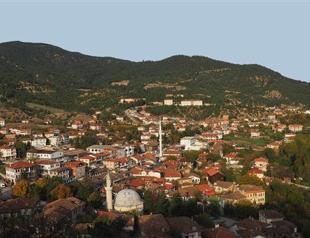 A town in the shadow of the mountains: Taraklı