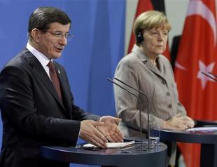 Turkish PM refuses to take blame on foreign fighter flow