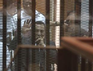 Egypt court orders retrial in Mubarak embezzlement case