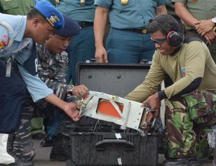 Divers recover AirAsia cockpit voice recorder