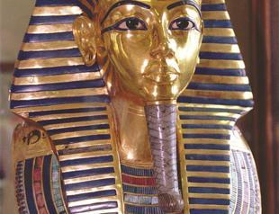 Beard of Egypts King Tut hastily glued back on with epoxy
