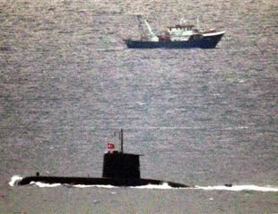 Greek fishermen retreat after Turkish submarine surfaces on Aegean