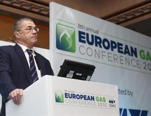 Russias Gazprom profits plunge 61%, hit by Ukraine row