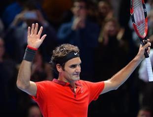 Federer survives thriller to earn Djokovic clash