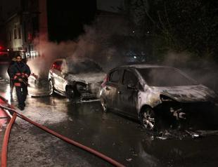 20 vehicles set alight in arson attacks in Istanbul