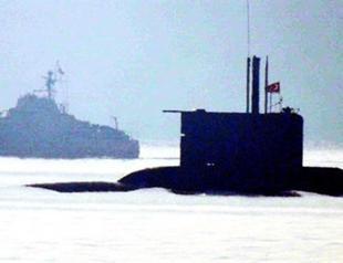 Turkish submarine confronts Greek coast guard in fishing standoff