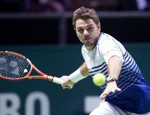 Wawrinka recovers to join Murray in Rotterdam quarters