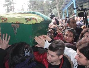 Women defy imam in murdered woman’s funeral, carry the coffin