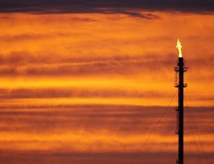 Iran parliament downsizes oil revenues for new budget