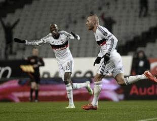 Beşiktaş defends top seat thanks to last minute penalty