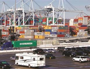 Turkey’s foreign trade gap narrows upon slump in oil prices, rise in gold exports