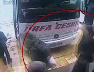 CCTV shows British schoolgirls at Istanbul bus station on way to Syria: Media