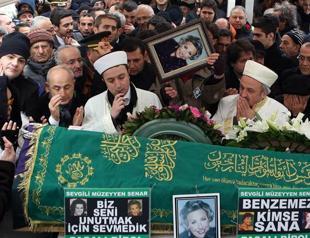 Prominent Turkish singer Müzeyyen Senar laid to rest