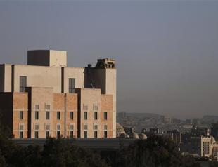 US closes embassy in Yemen as militia chief warns rivals