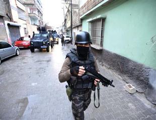 Army catches Turkish citizen, 13 foreigners set to join ISIL