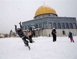 Warnings after blizzards sweep across Middle East