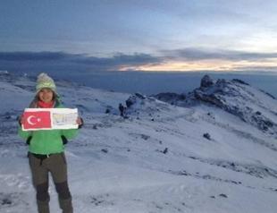 Turkish woman climbs Africas highest mountain
