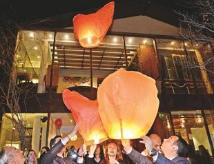 Lanterns and sushi at Chinese festival