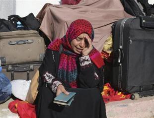 Egypt keeps Rafah crossing open for a third day
