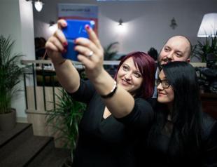 Slovak vote on gay marriage, adoption ban a flop