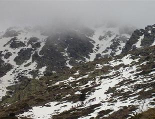 One climber killed, other group rescued after being trapped 15 hours on İzmir mountain