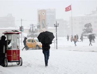 Istanbul paralyzed due to snowfall as vehicles without chains not allowed on traffic