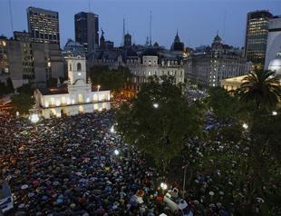 Thousands rally in Buenos Aires over Nisman death