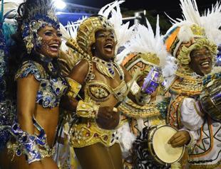 Controversy-hit samba school wins Rio carnival title