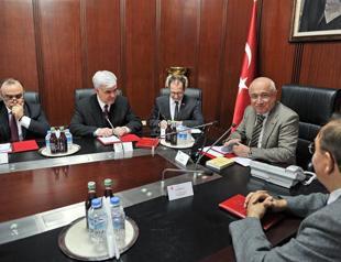 Parliament Speaker Çiçek bids to calm tension between ruling, opposition parties