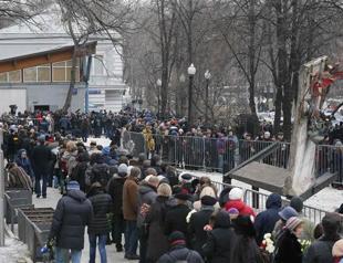 Moscow funeral for slain Kremlin critic Nemtsov