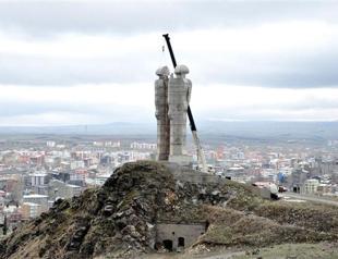 President Erdoğan to pay sculptor compensation over ‘freak’ comment