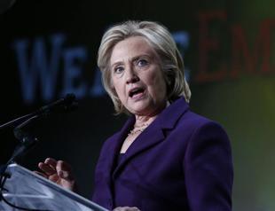 Clinton says let my emails be read