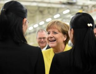 Merkel calls on Japan to settle sex slavery dispute