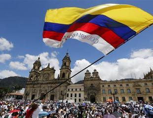 Colombia halts air raids on FARC in major boost to peace drive