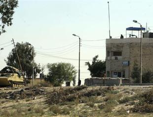 Militants attack Egyptian checkpoint near Gaza, kill soldier
