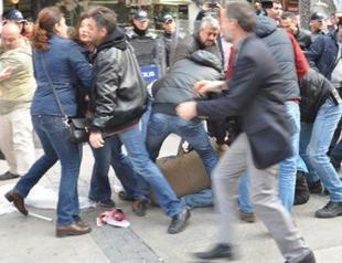 11 detained at anti-ISIL protest in western Turkey