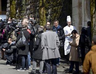 Iran reporter sent to nuclear talks seeks political asylum