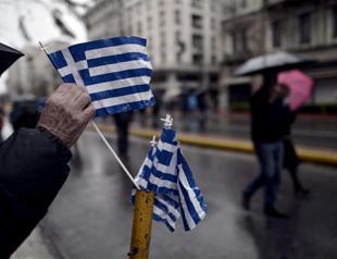 In Greece, folk music and patriotism soothe wounded national pride