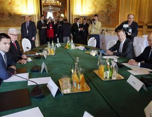 Foreign ministers meet in Paris on Ukraine crisis