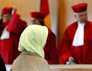 German court says Muslim teachers can wear headscarf unless disruptive