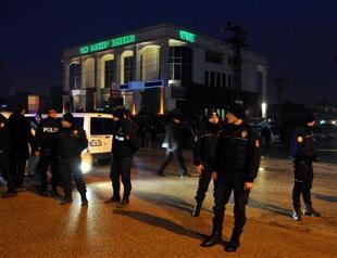 Gunman surrenders, 10 hostages freed after nine-hour standoff