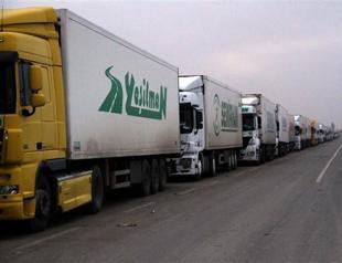 Turkish trucks to pay less while crossing Iran border