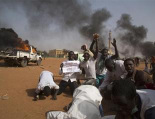Niger police fire tear gas to disperse opposition demo