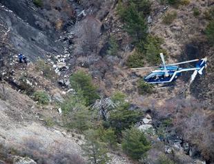 Hollande, Merkel, Rajoy arrive near French Alps crash site