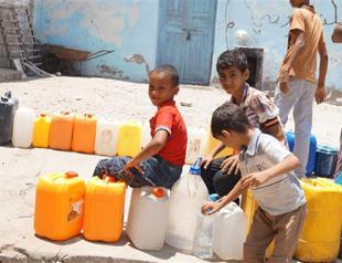 Red Cross aid plane to Yemen held back by logistics problems