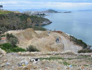 Construction in habitat of Mediterranean seals enrages activist in western Turkey