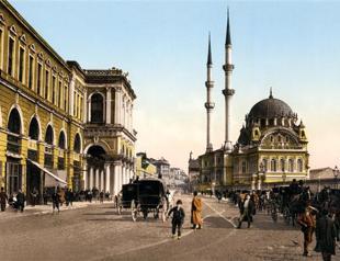 Clichéd encounters in old Istanbul