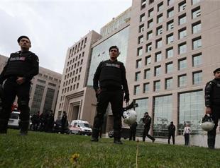 Seven Turkish dailies probed for publishing prosecutor’s hostage photo