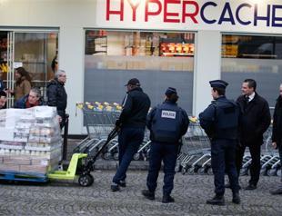 Paris supermarket hostages sue media over live coverage